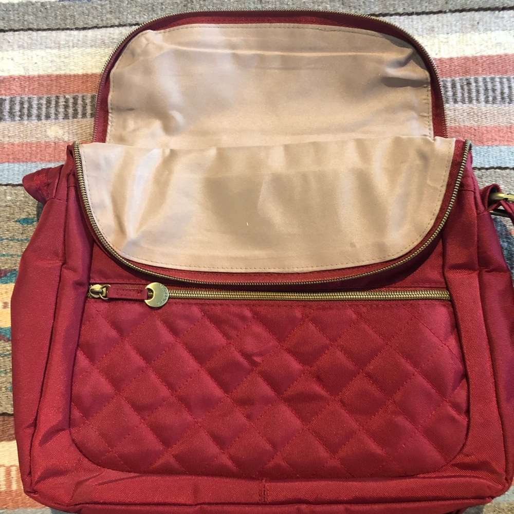 NWT TRAVELON Burgundy Crossbody Travel Purse/Bag - Picture 2 of 7